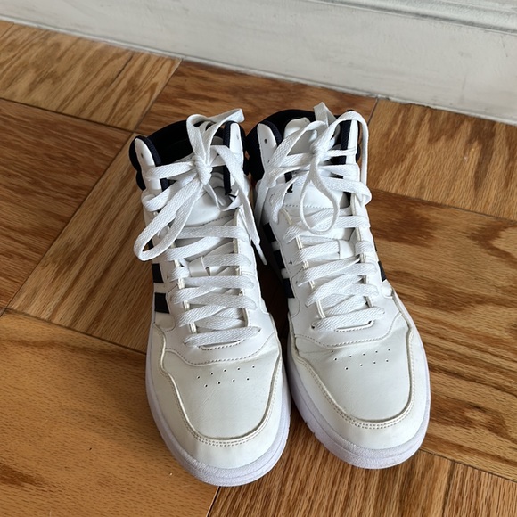 🤍WOMEN'S ADIDAS HOOPS 3.0 MID SNEAKERS - Picture 4 of 8